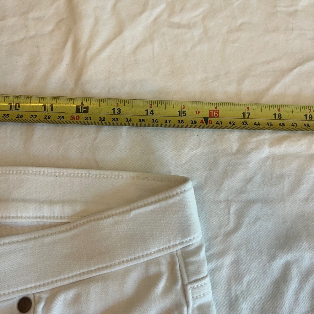 Simply Vera Wang Women's Denim Pull on Leggings White Medium Pockets EUC - Picture 4 of 5